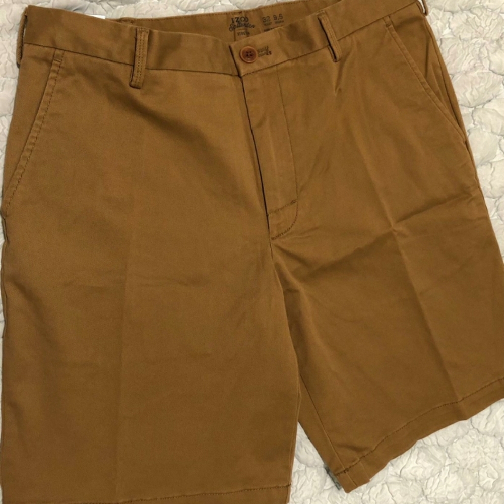 Izod relaxed shorts